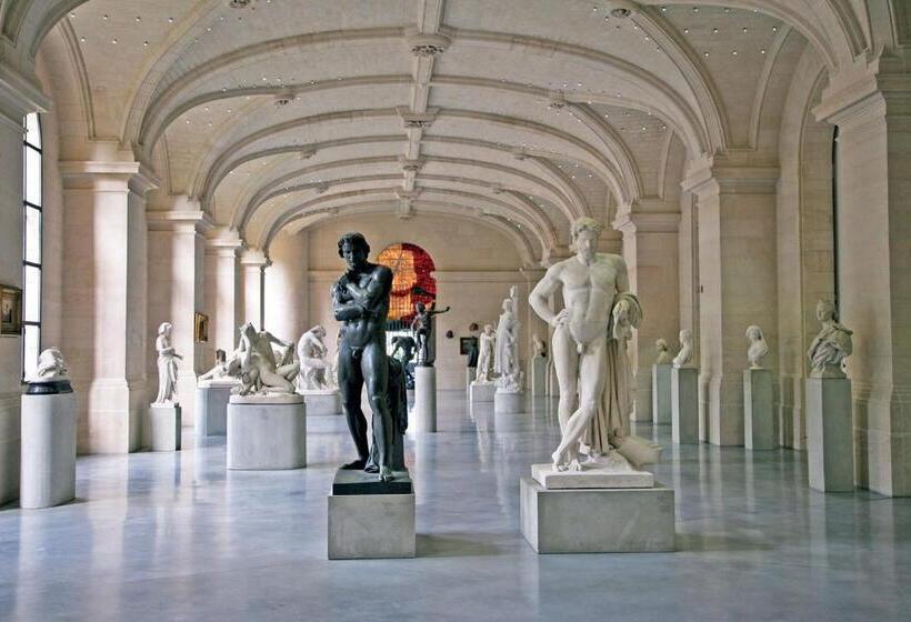 هتل Hôtel des Reignaux