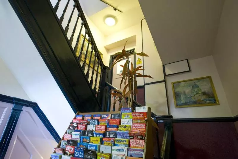 Отель Marble Arch Inn