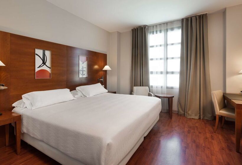 فندق NH Valencia Las Artes