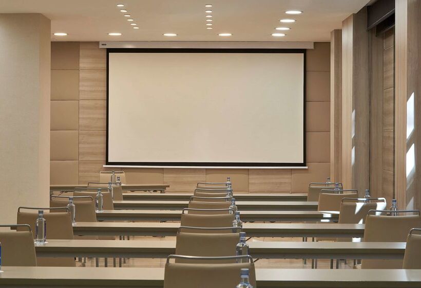 فندق NH Valencia Las Artes