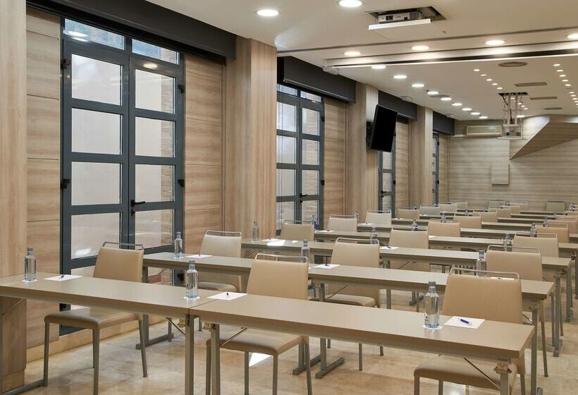 فندق NH Valencia Las Artes