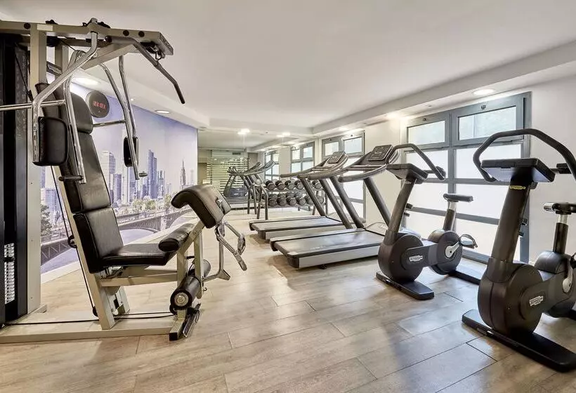 فندق NH Valencia Las Artes