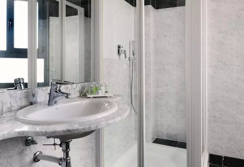 فندق NH Valencia Las Artes