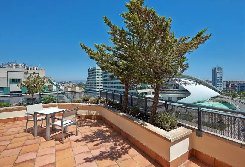 فندق NH Valencia Las Artes