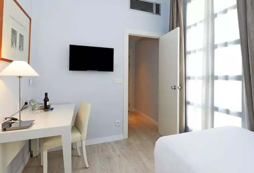 فندق NH Valencia Las Artes