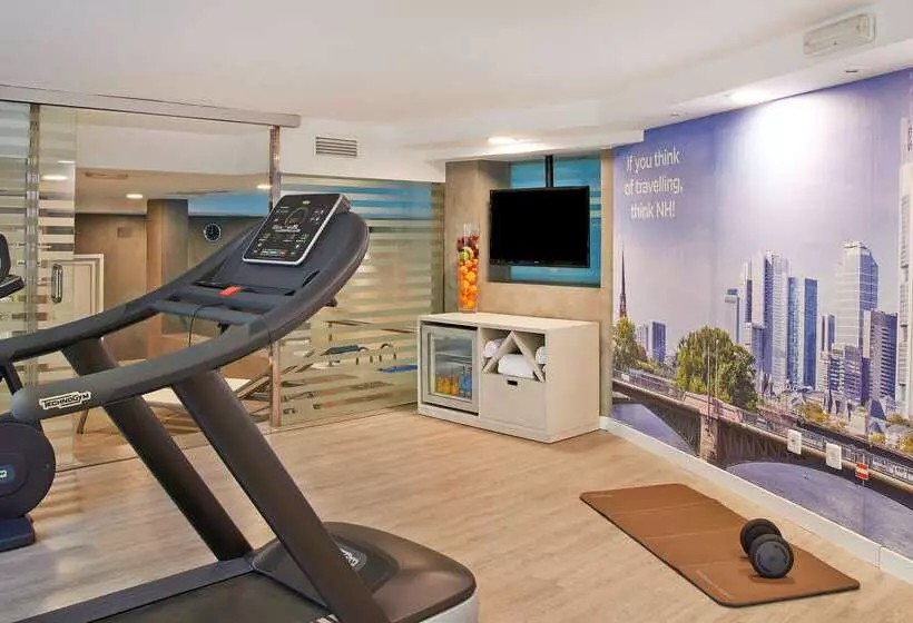 فندق NH Valencia Las Artes