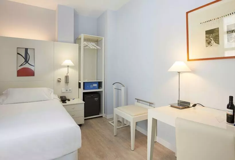 فندق NH Valencia Las Artes