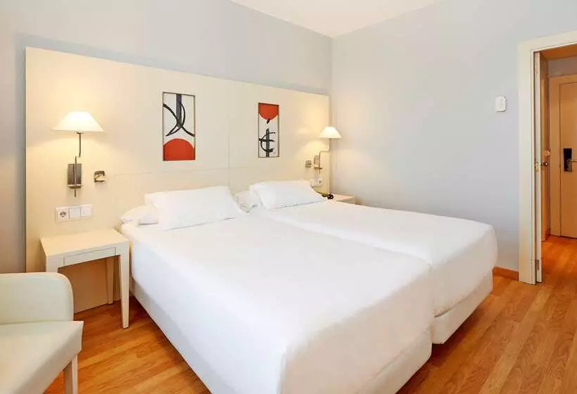 فندق NH Valencia Las Artes