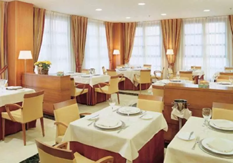 فندق NH Valencia Las Artes