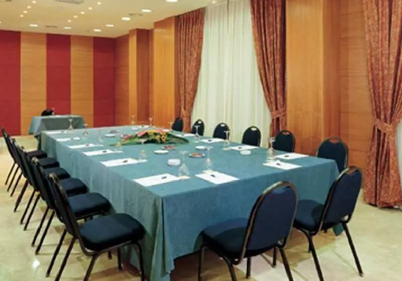 فندق NH Valencia Las Artes