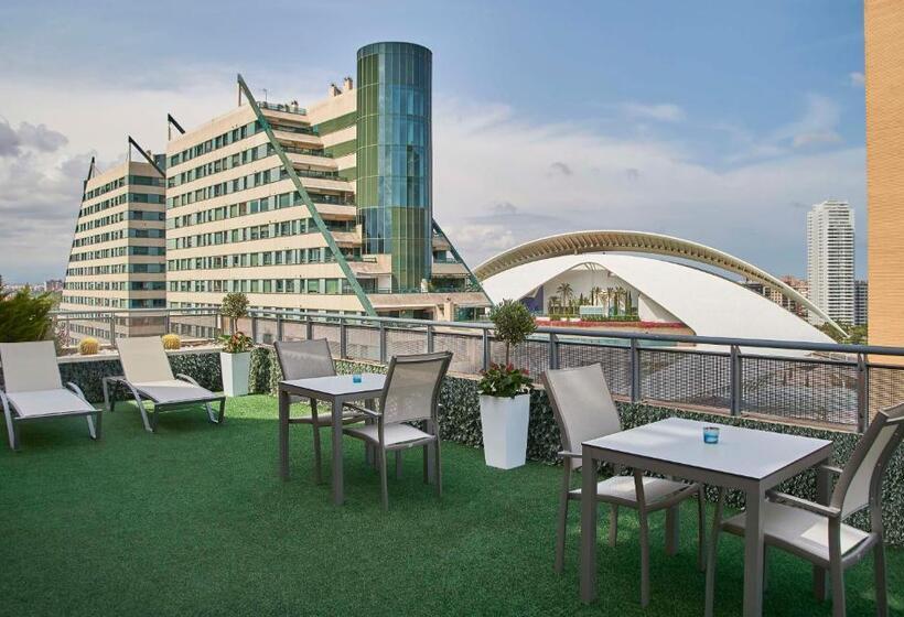 فندق NH Valencia Las Artes