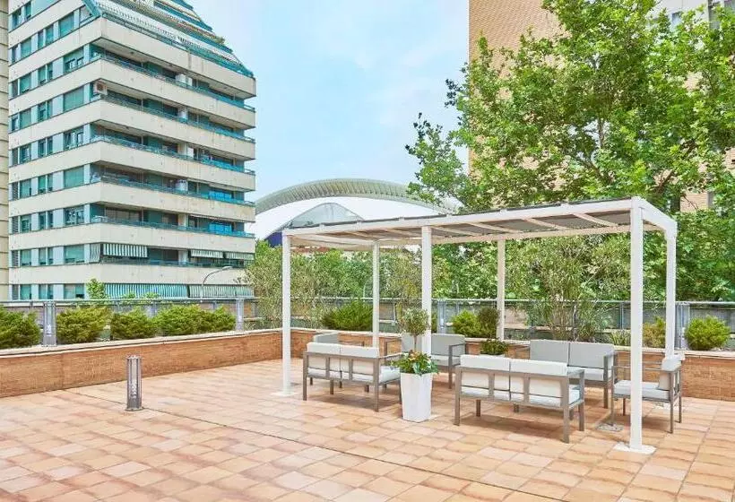 فندق NH Valencia Las Artes