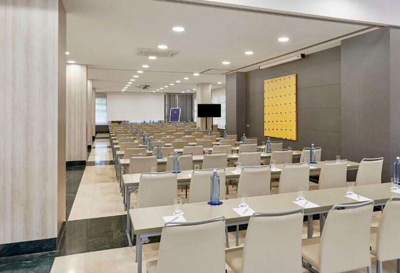 فندق NH Valencia Las Artes