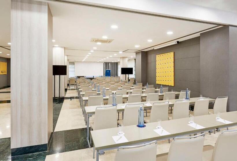 فندق NH Valencia Las Artes