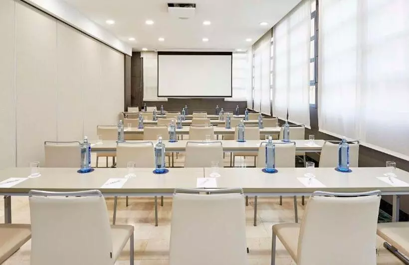 فندق NH Valencia Las Artes