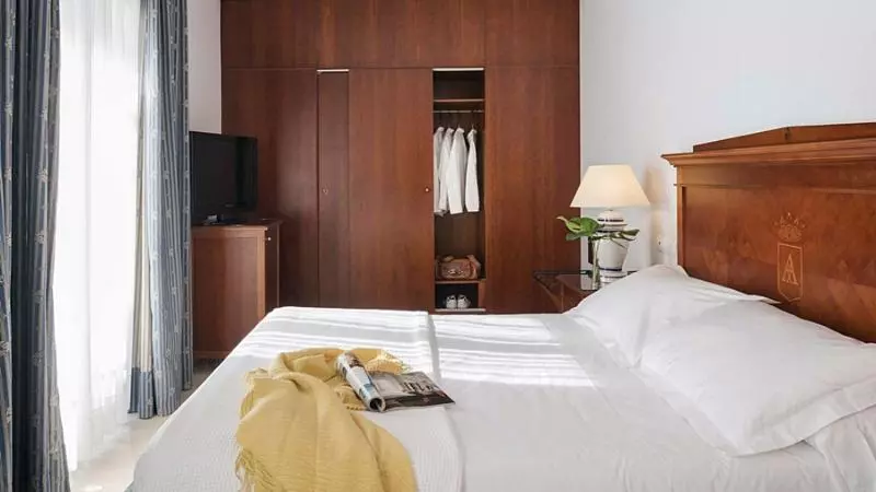 هتل Rey Alfonso X