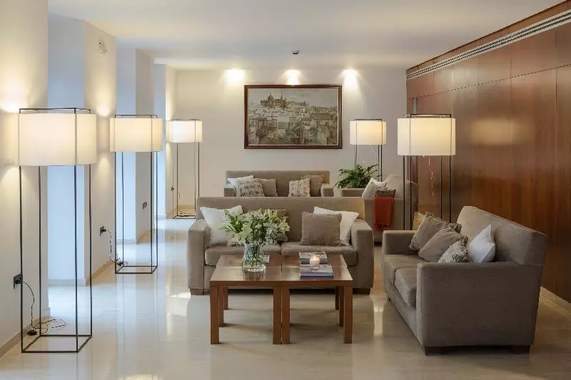 هتل Rey Alfonso X