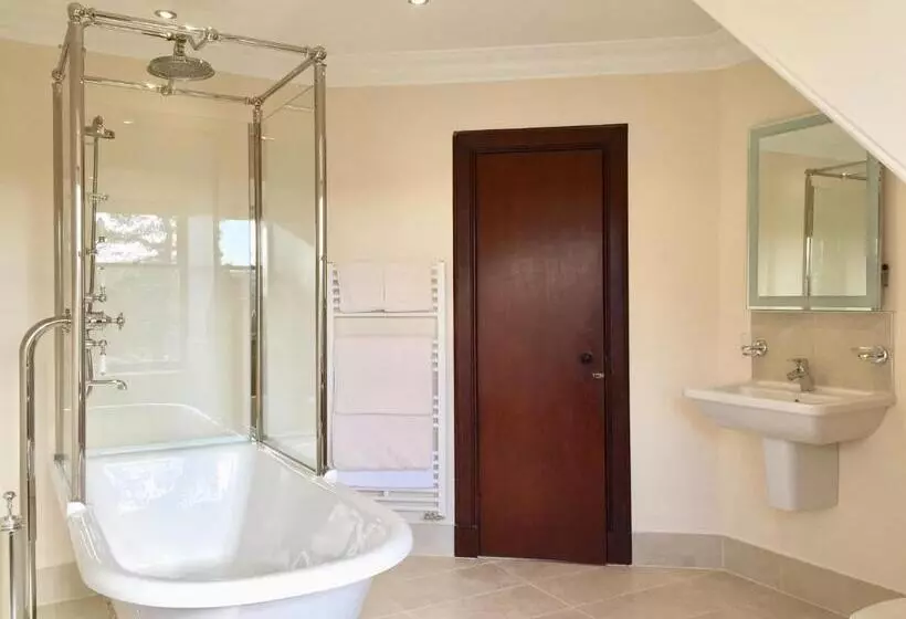 Сельский отель Dalrachney Lodge