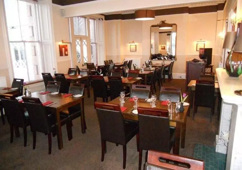 The Royal Hotel Elgin