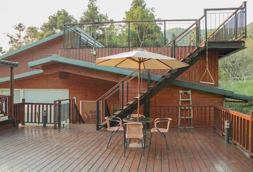 تختخواب و صبحانه Xitou Star Homestay