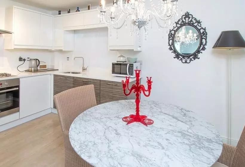 Number Eleven, Beautiful 5 Star Apartment In Deganwy