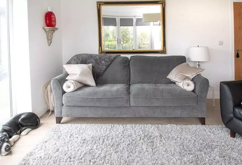 Number Eleven, Beautiful 5 Star Apartment In Deganwy