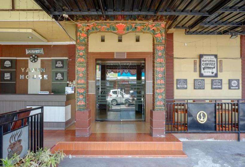 פנסיון Reddoorz Near Pantai Labombo