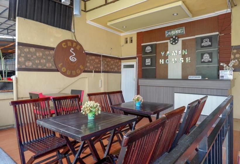 פנסיון Reddoorz Near Pantai Labombo