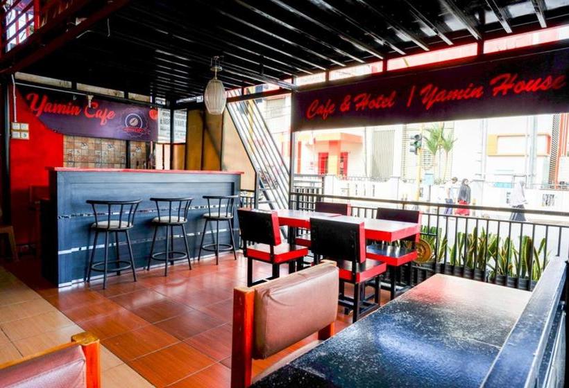 פנסיון Reddoorz Near Pantai Labombo