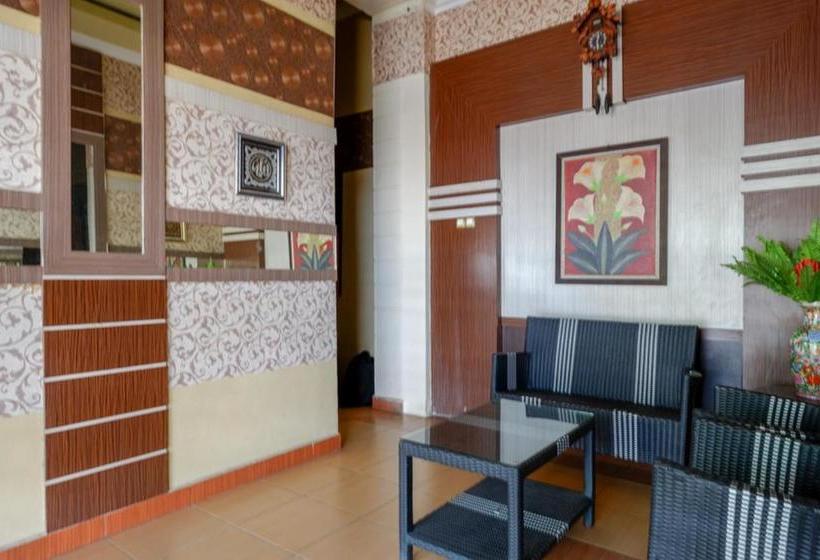 פנסיון Reddoorz Near Pantai Labombo