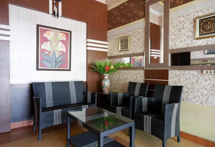 פנסיון Reddoorz Near Pantai Labombo