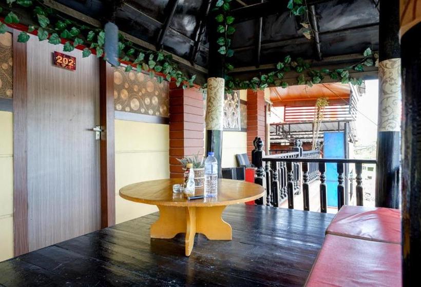 פנסיון Reddoorz Near Pantai Labombo