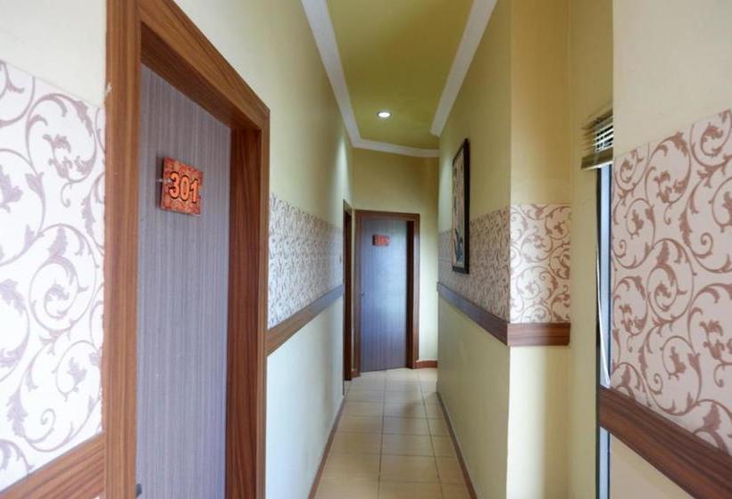 פנסיון Reddoorz Near Pantai Labombo