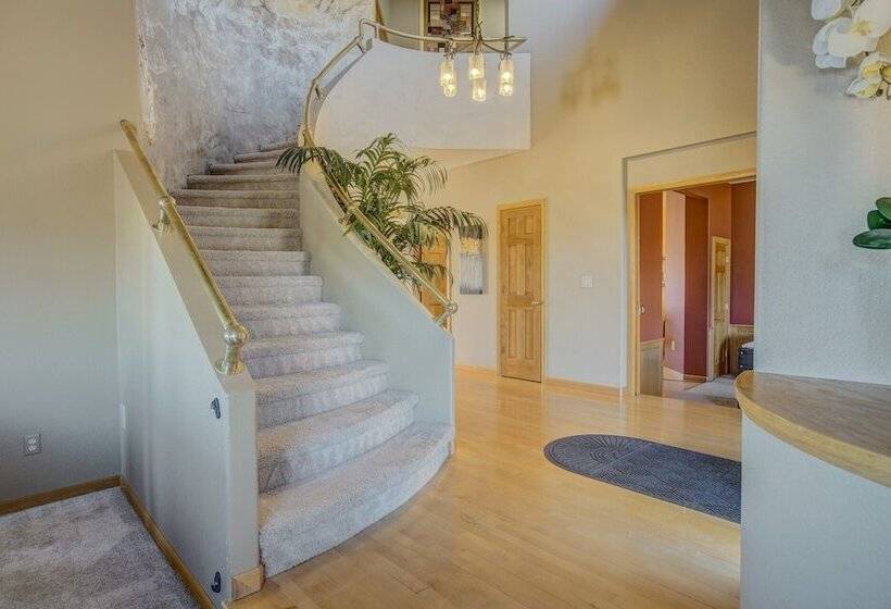 Skyway Extravagant & Luxury Views W/deck & Bar