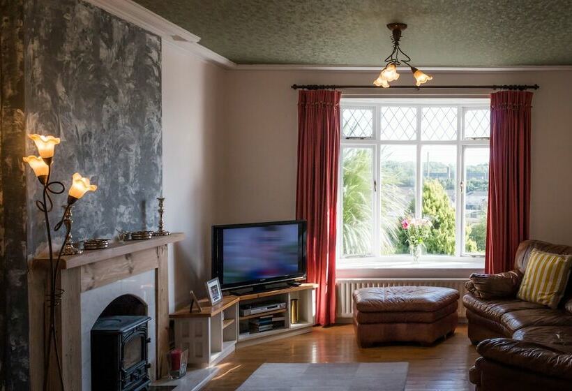 23 Hillsborough Road B&b