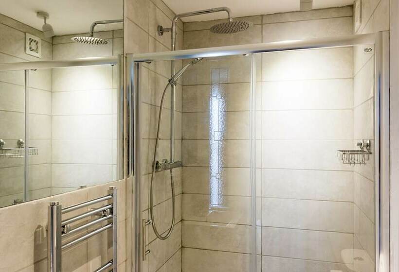 23 Hillsborough Road B&b