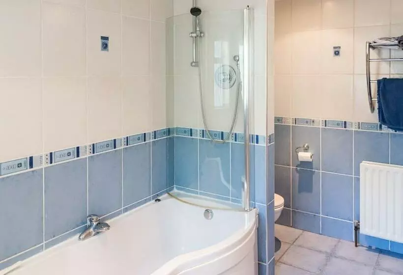 23 Hillsborough Road B&b