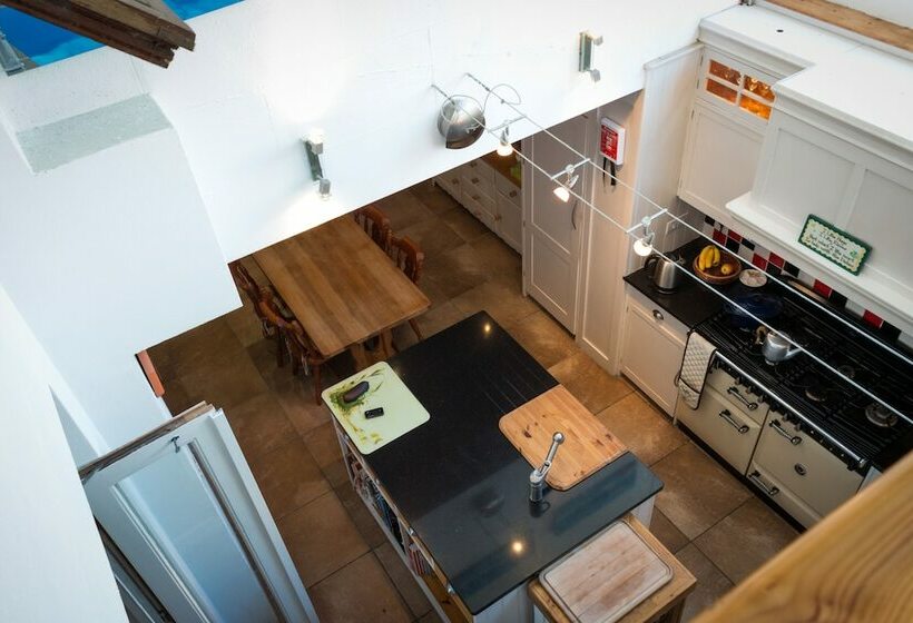 23 Hillsborough Road B&b