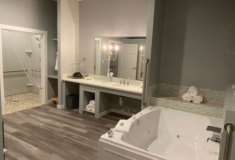 Отель Belamere Suites