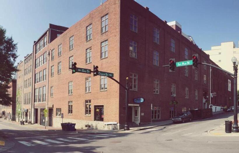 Nashville Downtown Hostel Adults Only