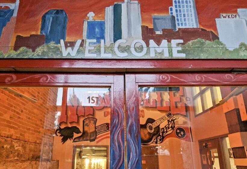 Nashville Downtown Hostel Adults Only
