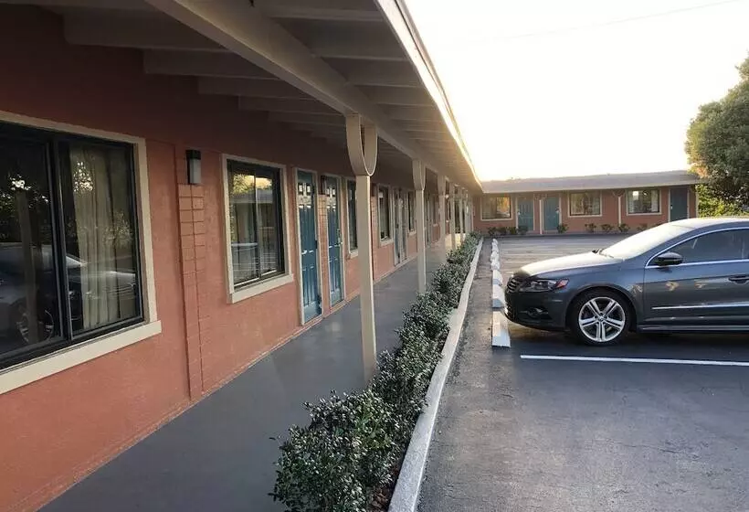 Ocala Cove Motel
