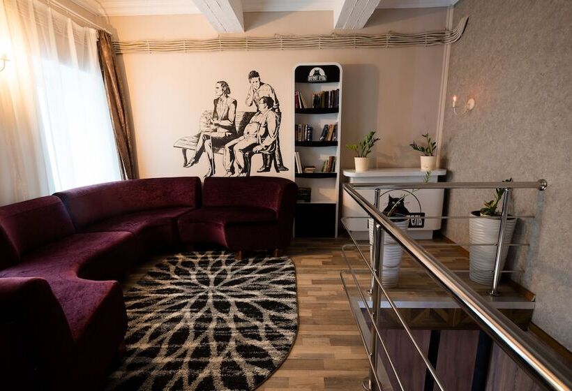 هتل Begemot Mayakovskaya