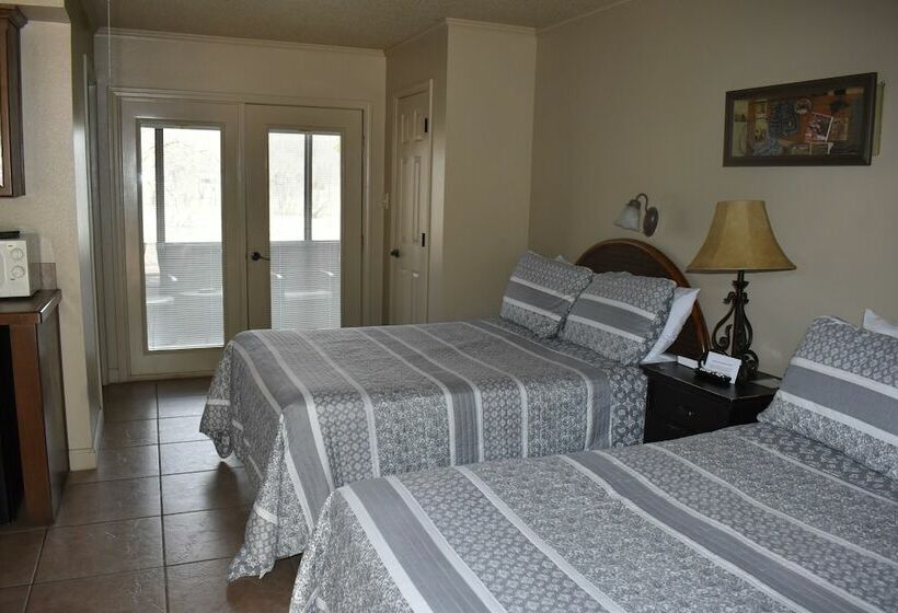 فندق Jack S White River Fishing Resort