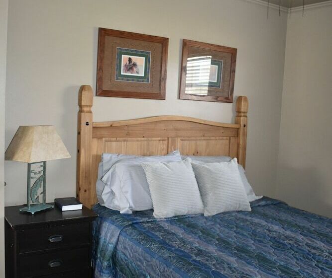 فندق Jack S White River Fishing Resort