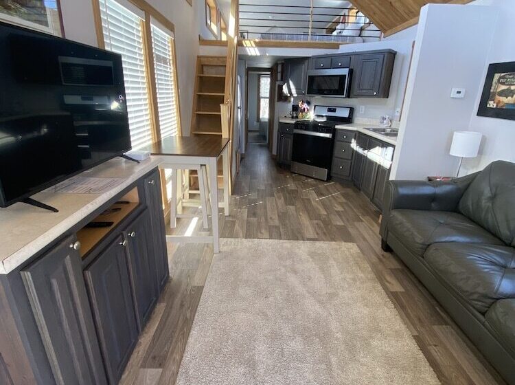 모텔 The Lodges Of Oak Creek