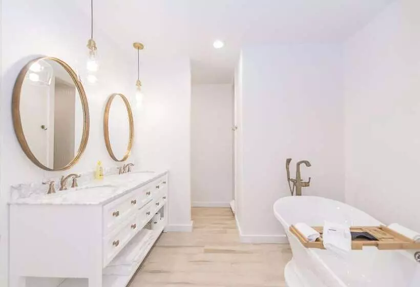 Majatalo Benson Guest House