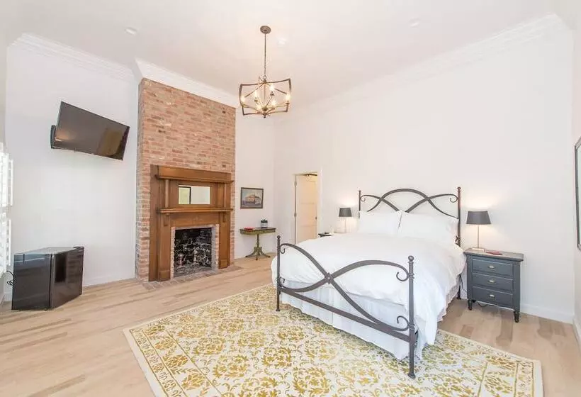 Majatalo Benson Guest House