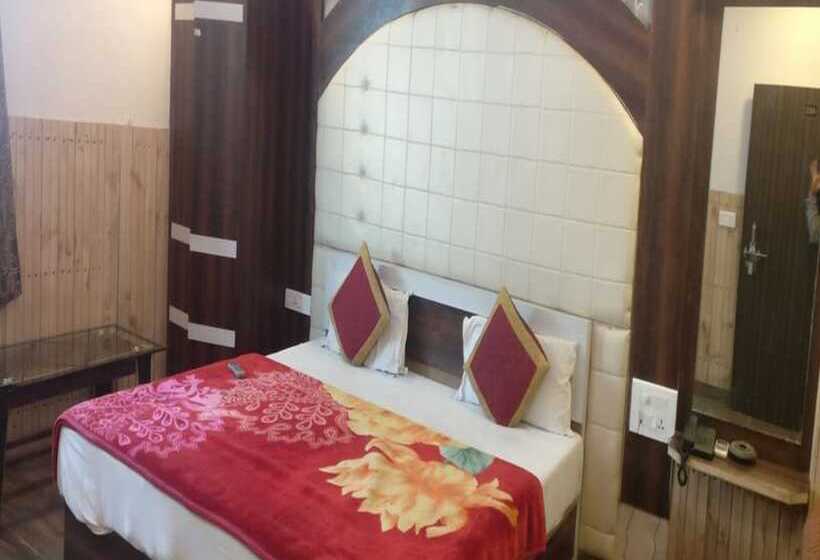 בית מלון כפרי Jai Palace