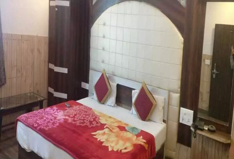 בית מלון כפרי Jai Palace